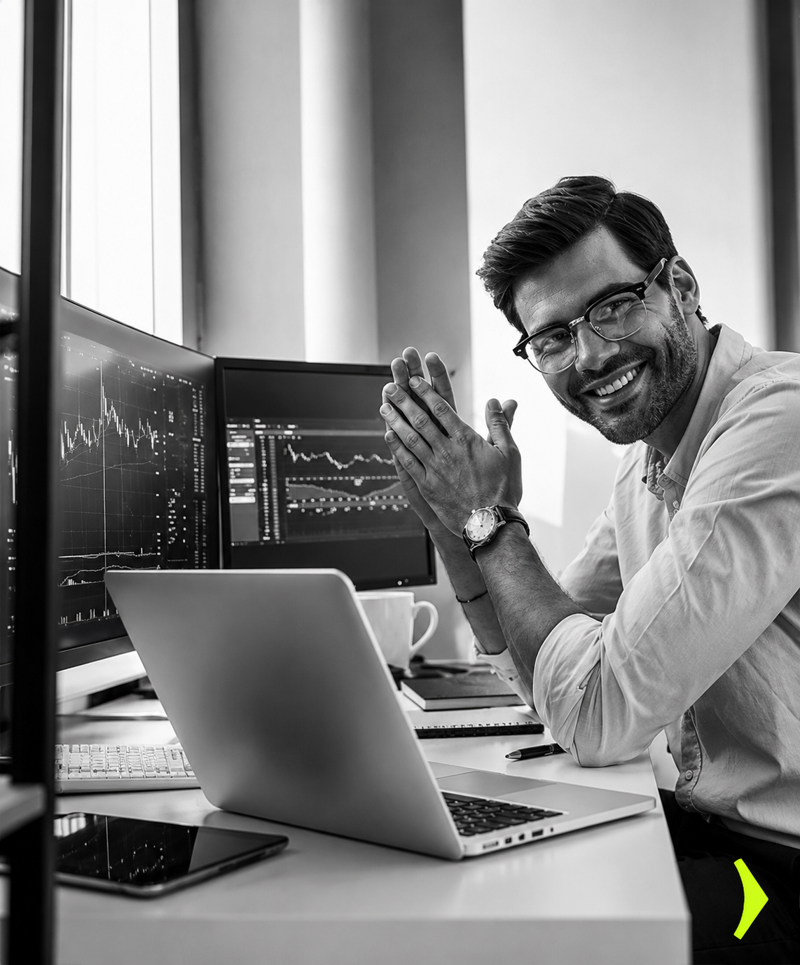 MetroTrade trader at desk